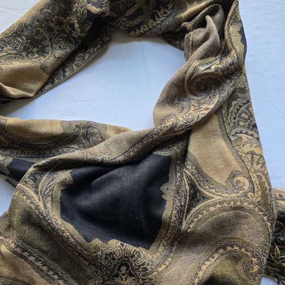 Elegant Black and Gold Paisley Scarf - Picture 3 of 3